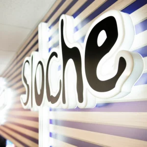 Enseigne Sloche Couche-Tard