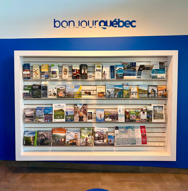Mur à livre intérieur Tourisme Laval